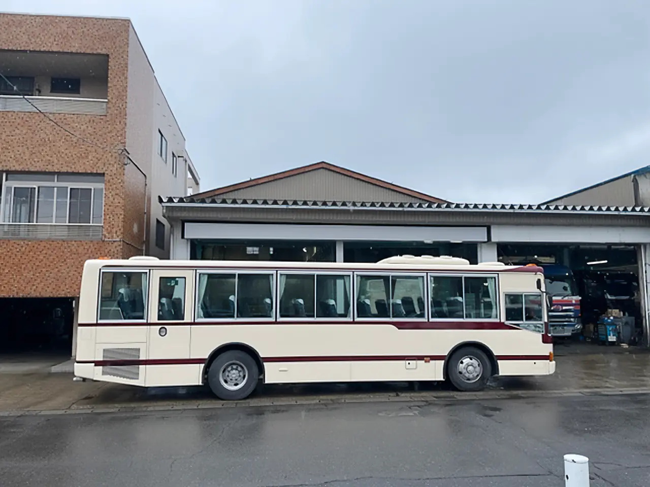 島田自動車工業で塗装をされる予定のバス